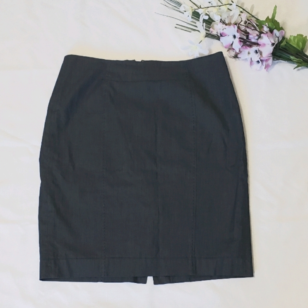 Loft Cotton Dark wash Skirt Petite Size 6